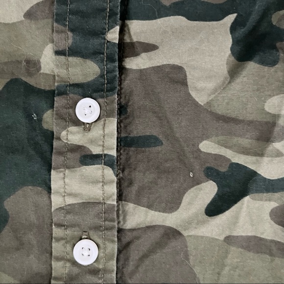 {preloved} Boy’s GAP Camo Button Down Shirt - Picture 5 of 5